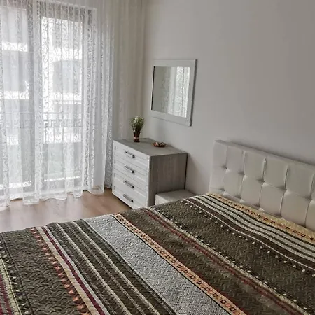 Apartment N&t *